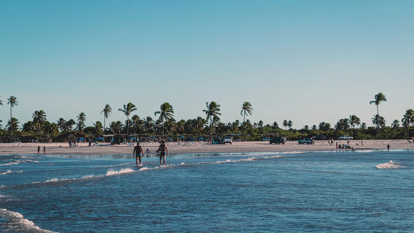 Playa de Maceió, en Alagoas, con el mar de aguas claras